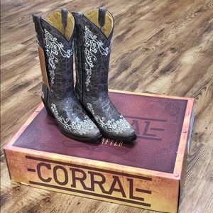 Girls corral boots